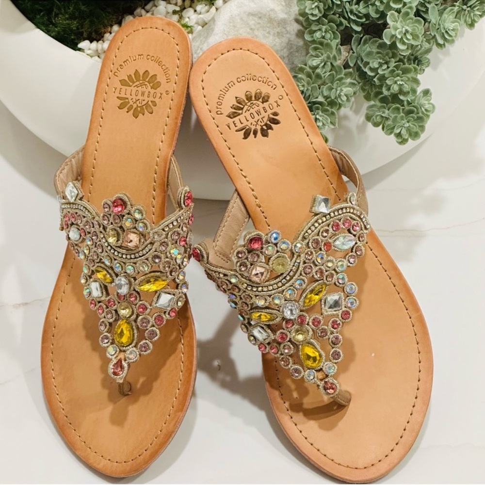 Amee Sandals Thong-style Elegant
Rhinestone Jeweled Embellished Sandals | 6.5